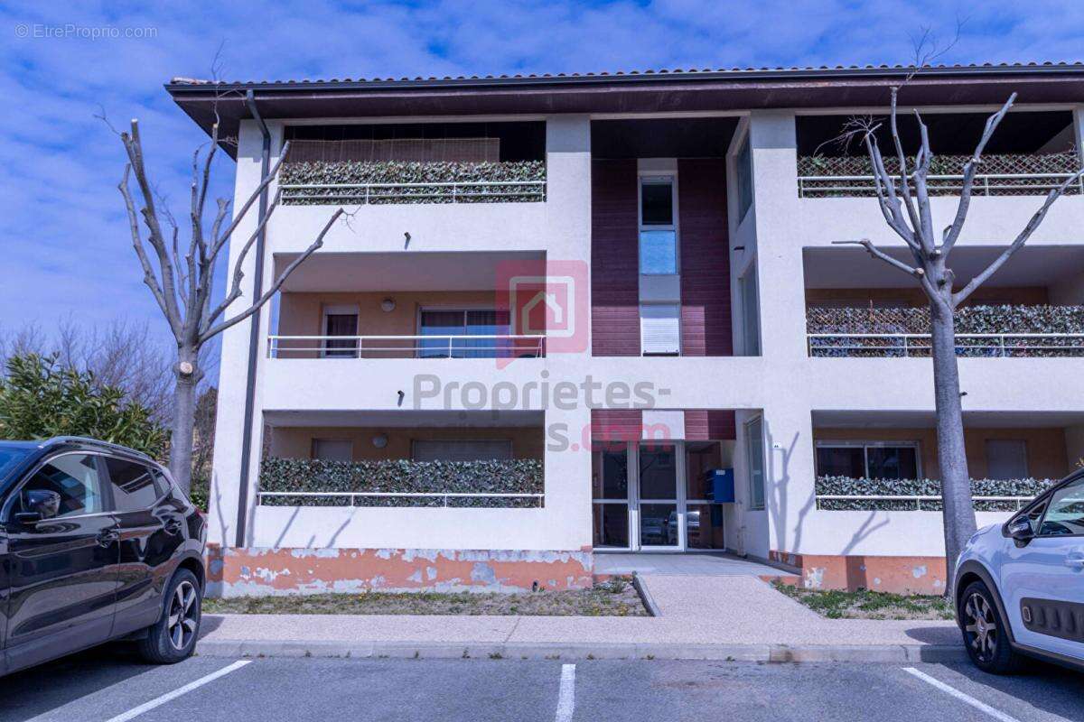INVESTISSEURS- appt T3  67.32 m2 avec terrasse 14 m2, garage, parking. loué - photo 3
