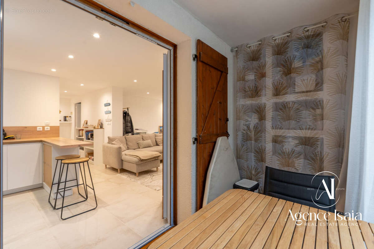 Appartement à BORMES-LES-MIMOSAS