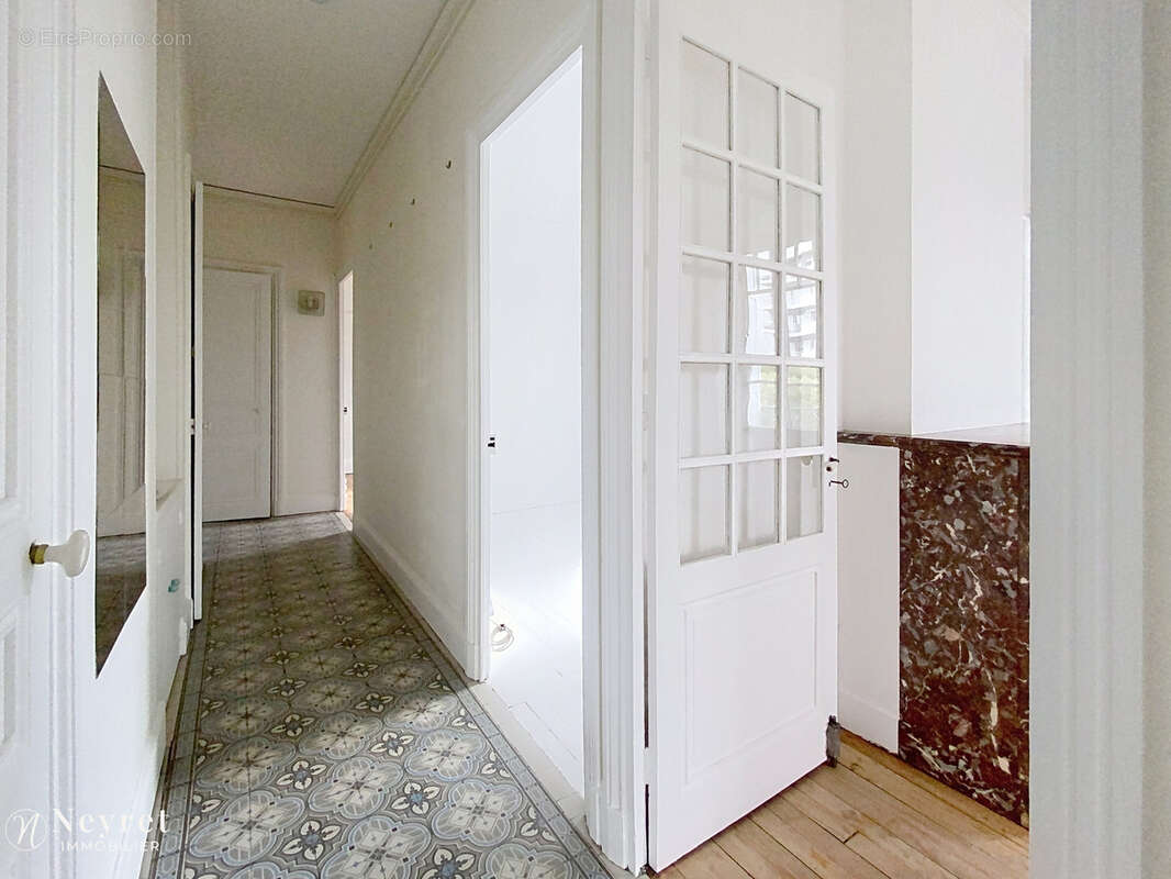 Appartement 65 m² à Saint-Etienne  - photo 13