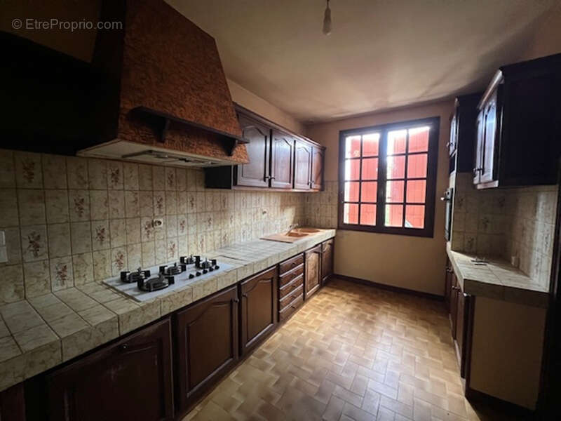 Aiguillon - Maison sur sous-sol des années 80 spacieuse - photo 9