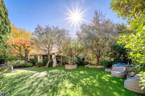 Maison à MOUGINS