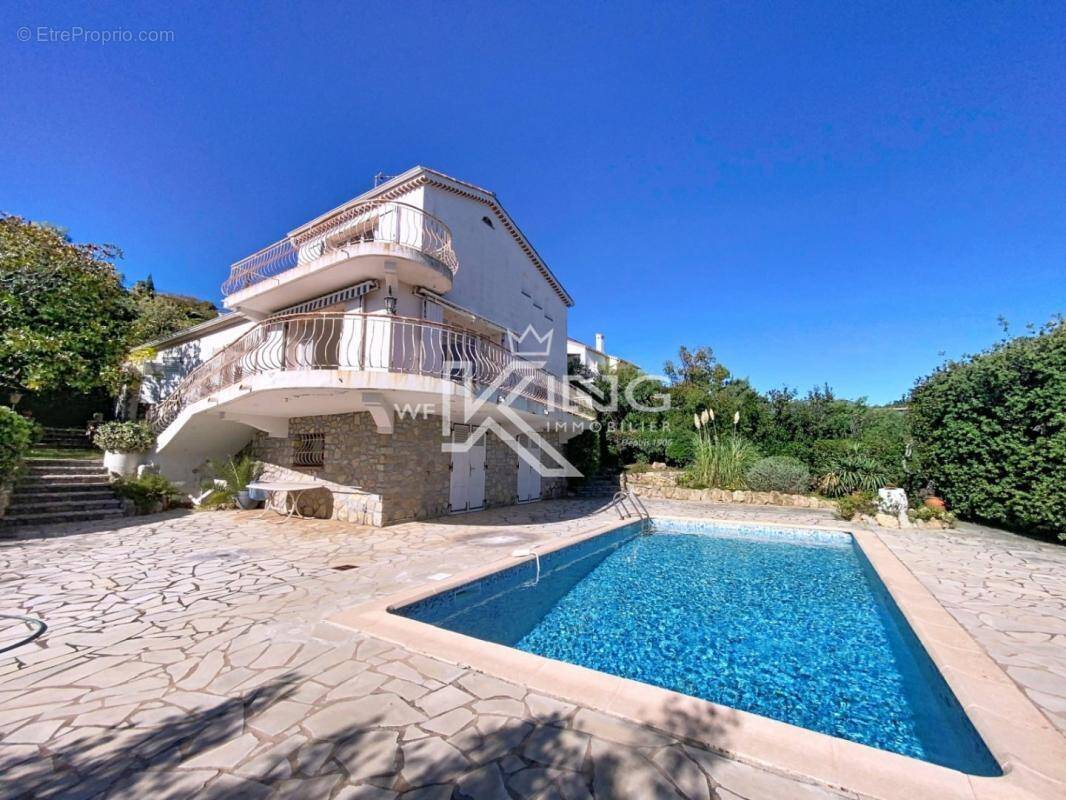 Maison à LES ISSAMBRES