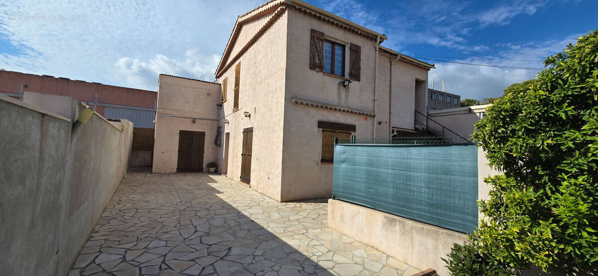 Appartement à VILLENEUVE-LOUBET