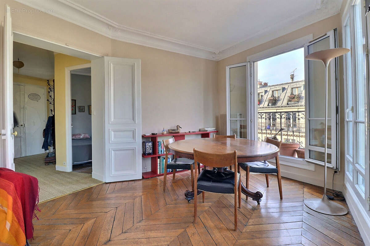 Appartement à PARIS-10E