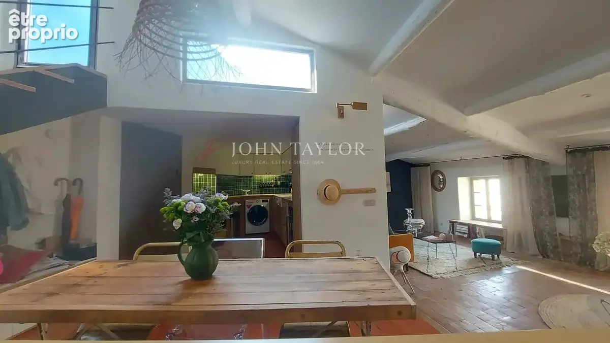 Lourmarin Maison de village authentique avec terrasse et cave - photo 2