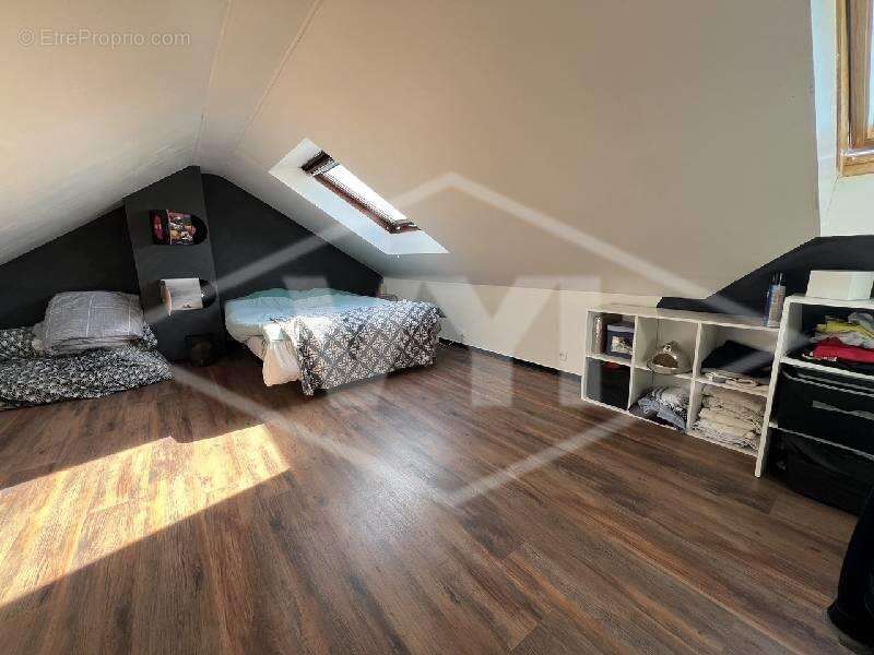 Maison à COMBS-LA-VILLE