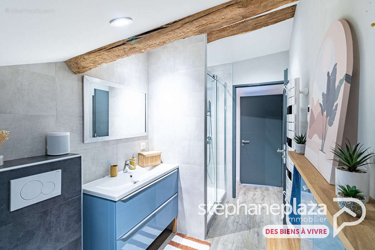 Appartement à COLIGNY