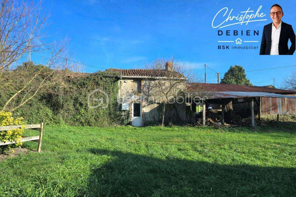Maison en pierre de 110 m² à rénover dans un hameau paisible à chavagnes-en-paillers - photo 2
