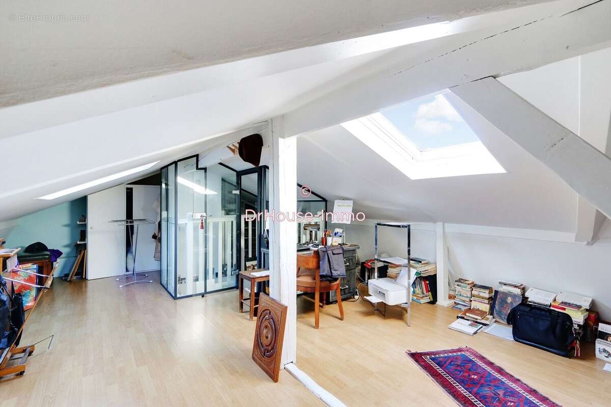 Appartement à NEUILLY-SUR-SEINE