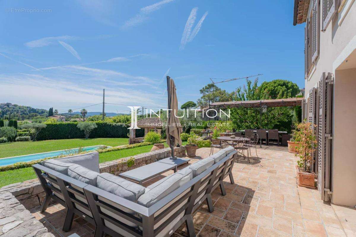 Mougins - Les Colles : Propriété de prestige avec vue panoramique sur le village - photo 9