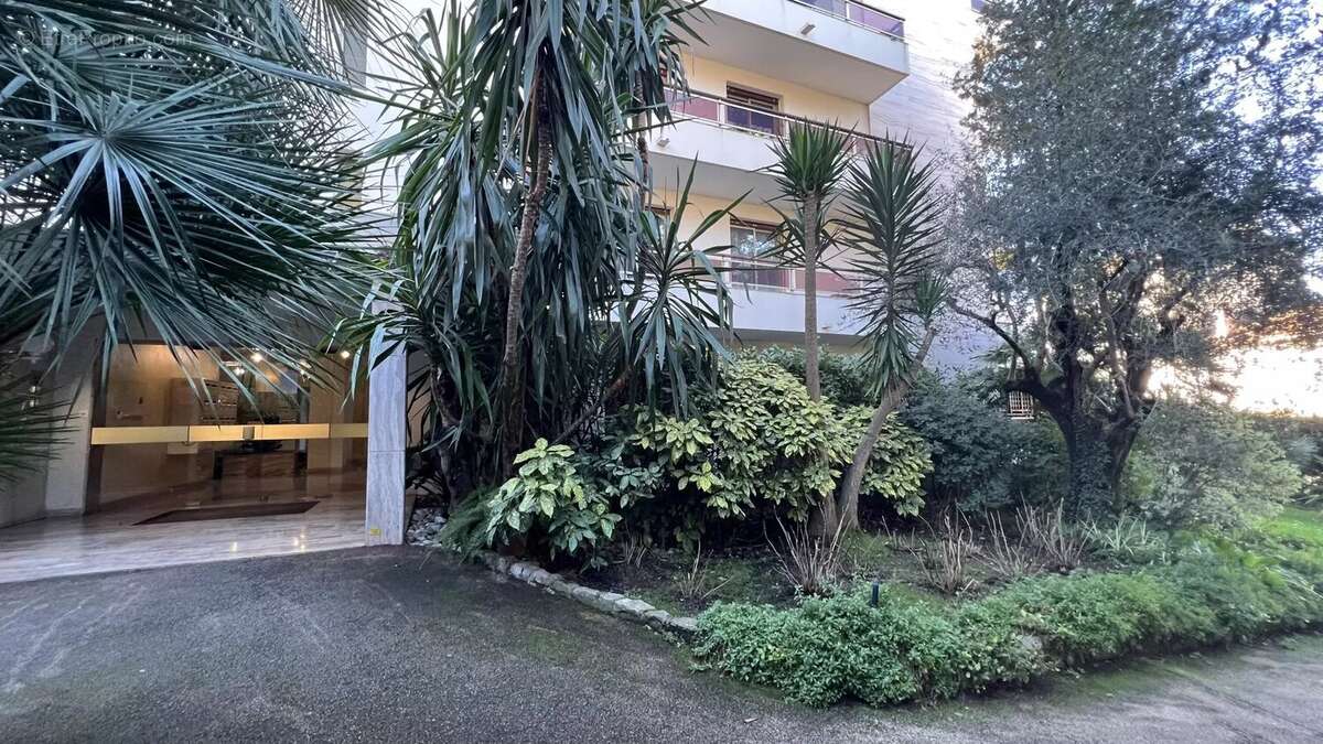 Appartement à LE CANNET