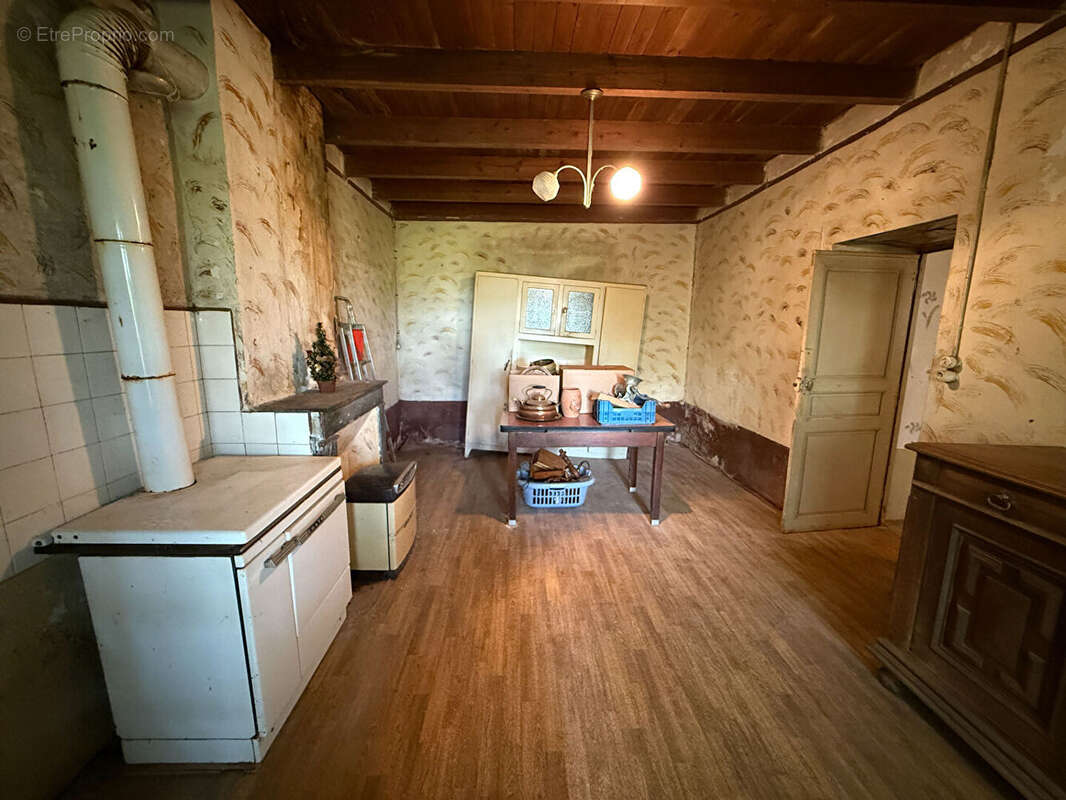 Maison en pierre avec dépendance attenante - photo 17