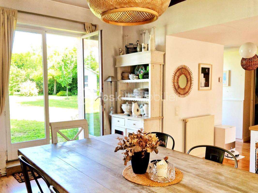 Charme de l'ancien et cadre de vie exceptionnel - Maison d’environ 170 m² avec jardin sur 1350 m² - photo 14
