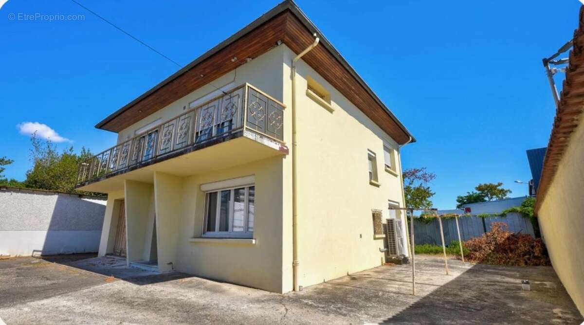 Maison à VAULX-EN-VELIN