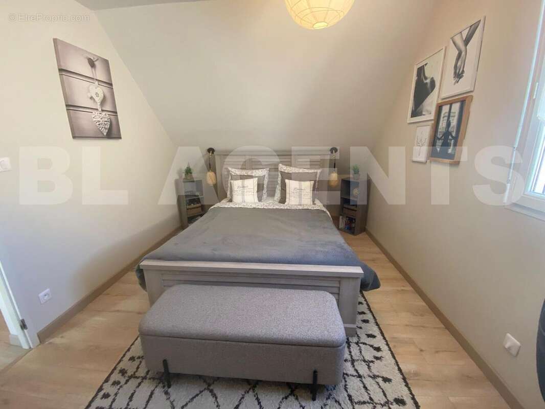 WhatsApp Image 2025-10-14 à 17 - Maison à LA SUZE-SUR-SARTHE