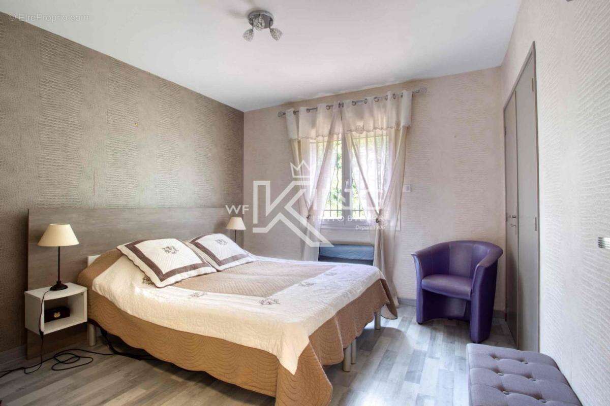 Maison à LES ISSAMBRES