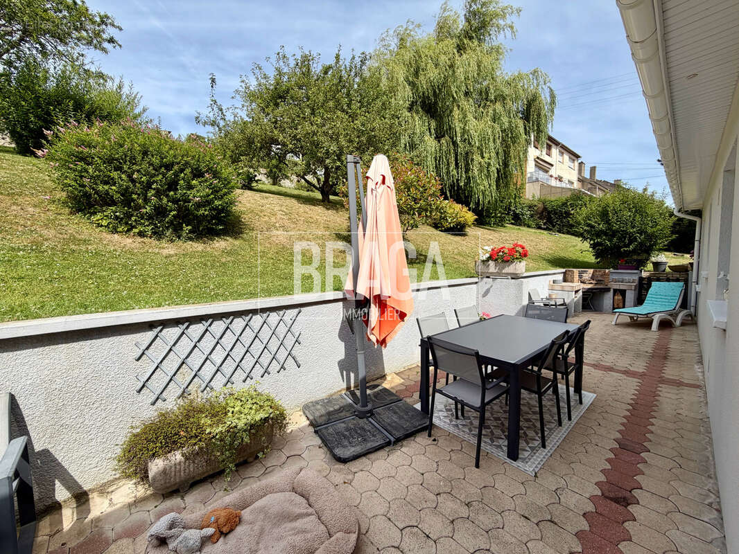 Pavillon individuel de 155m2 hab avec 3 chambres de plain pied garage jardin a vendre a outreau - photo 2