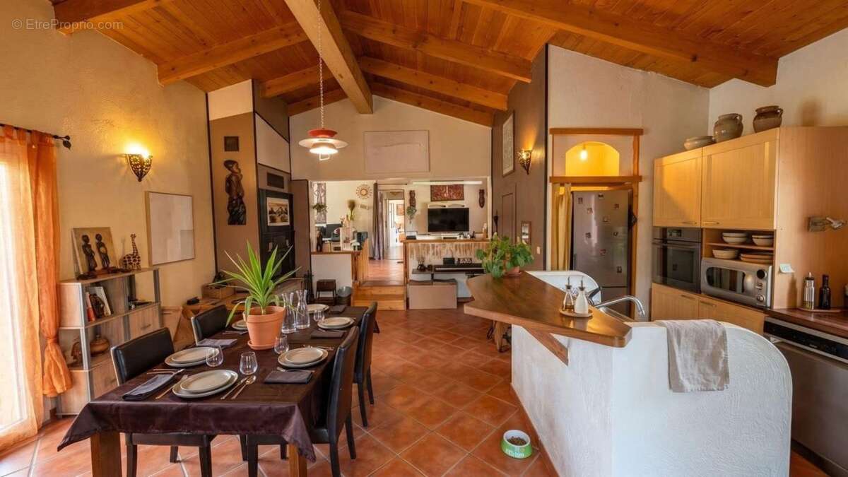 Maison à VAL-DE-CHALVAGNE