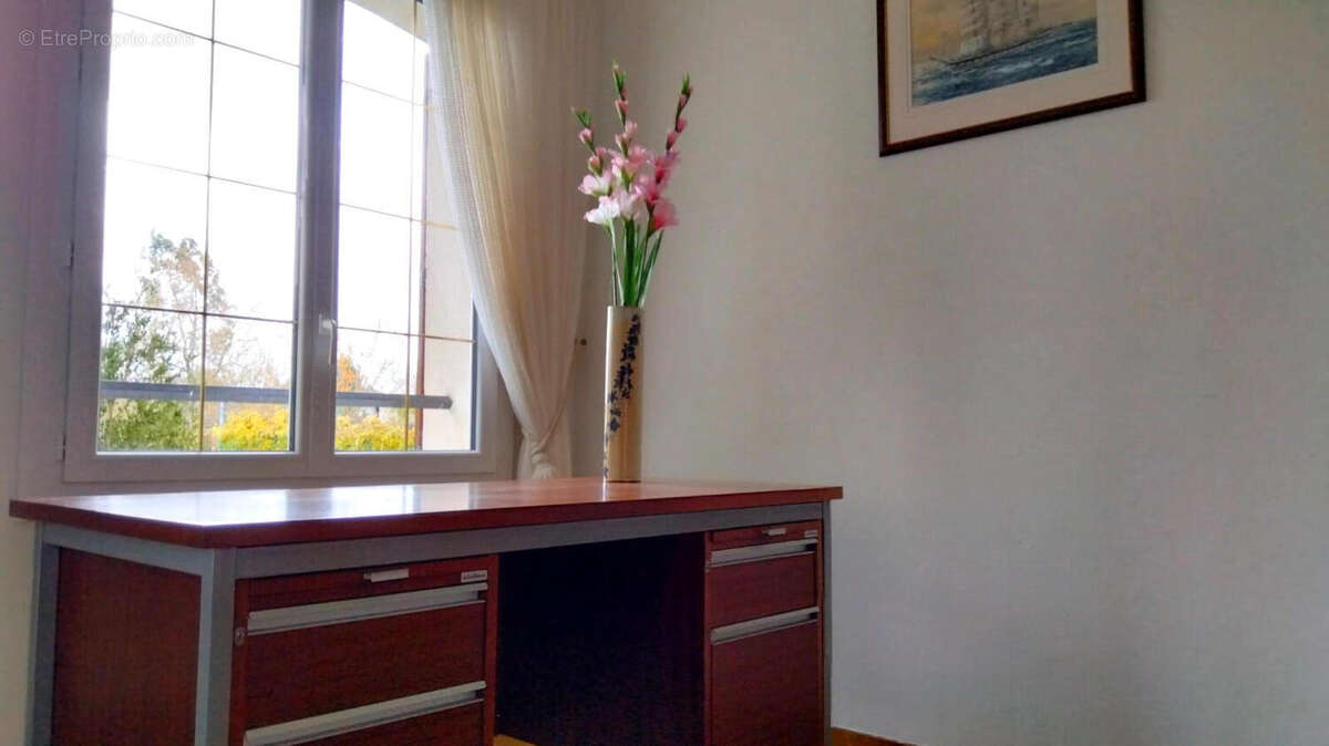 BUREAU - Maison à NOUIC