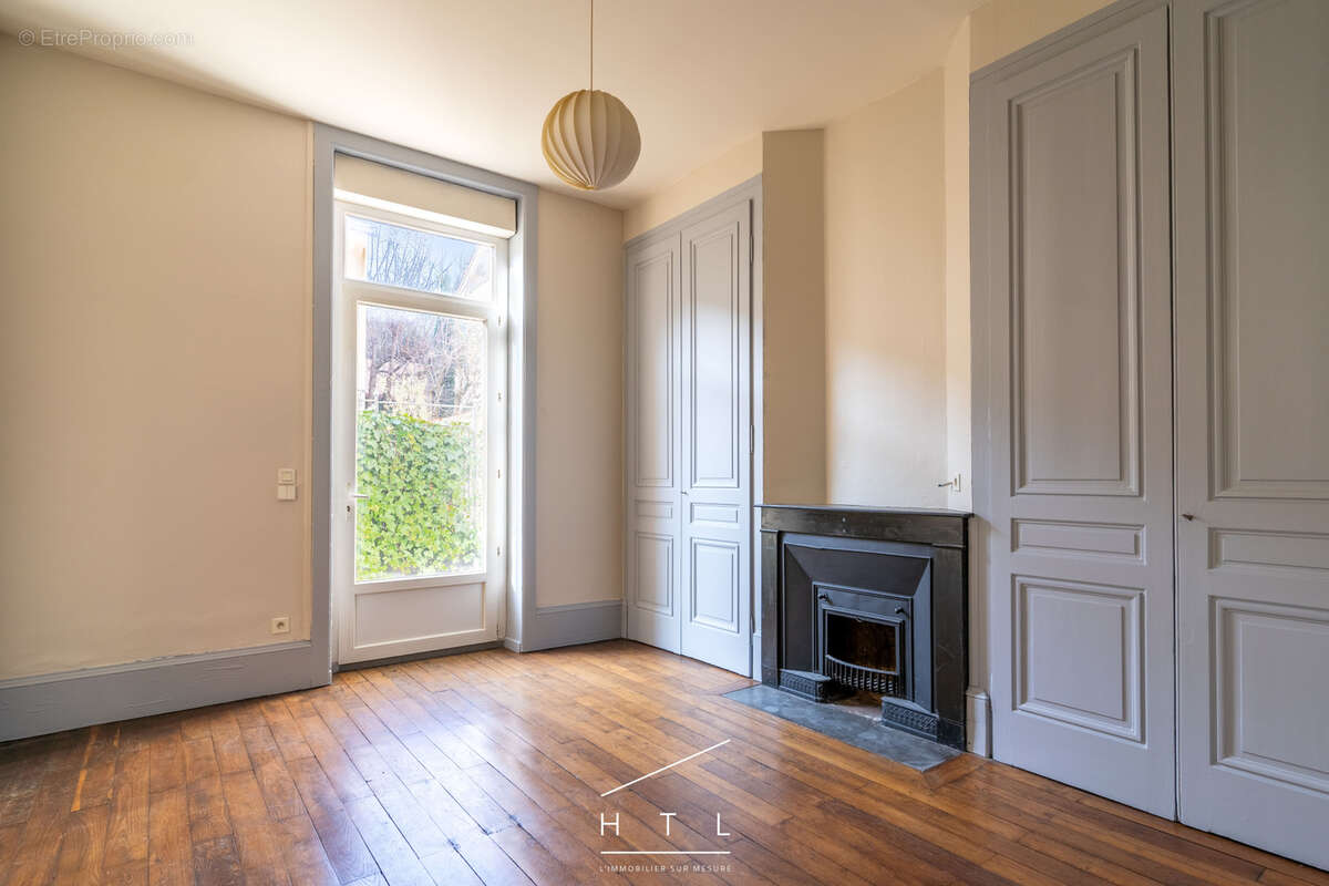 Appartement à LYON-8E