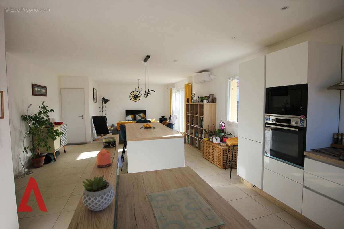 Maison à NISSAN-LEZ-ENSERUNE