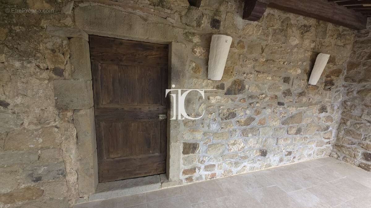 Maison à SAINT-PAUL-LE-JEUNE