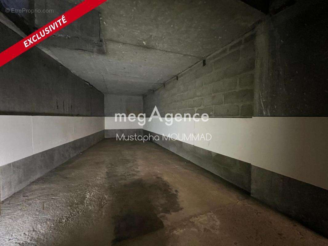 Parking à MANTES-LA-VILLE