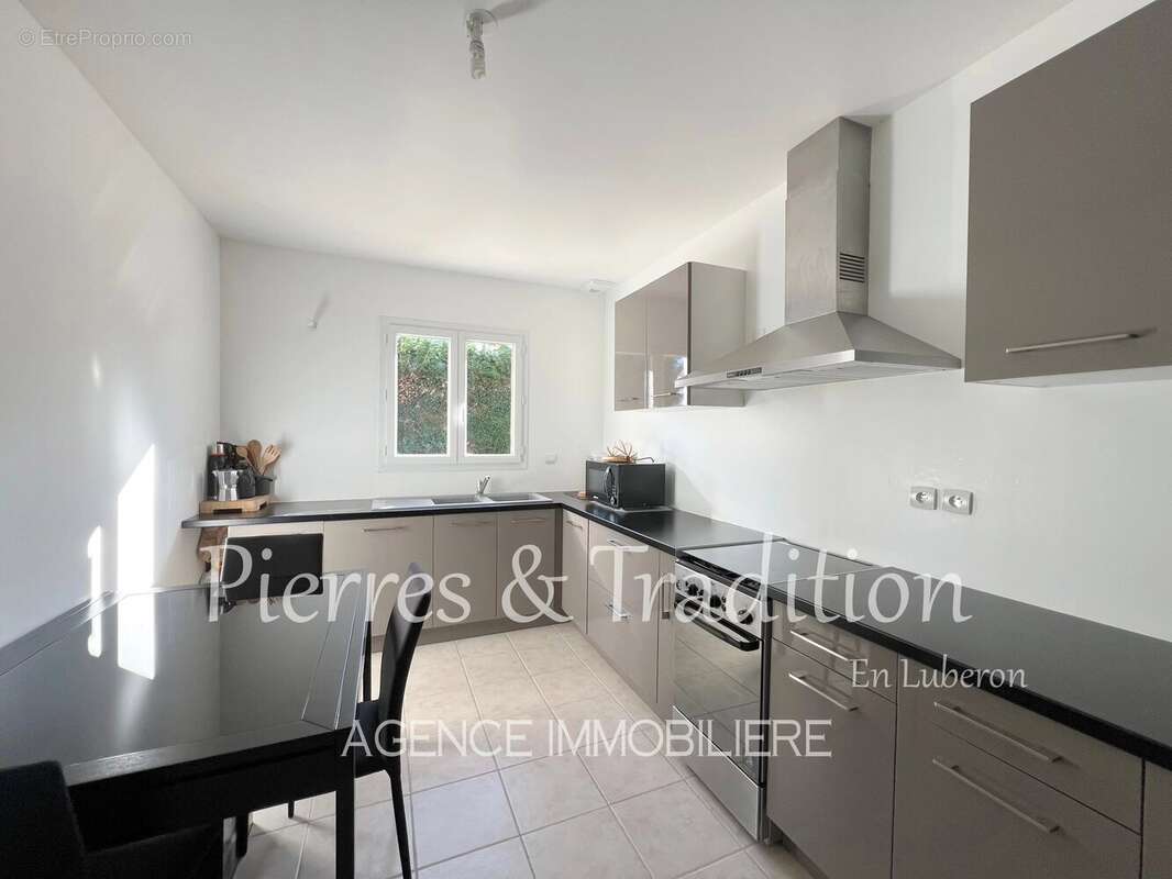 Maison à REVEST-DU-BION