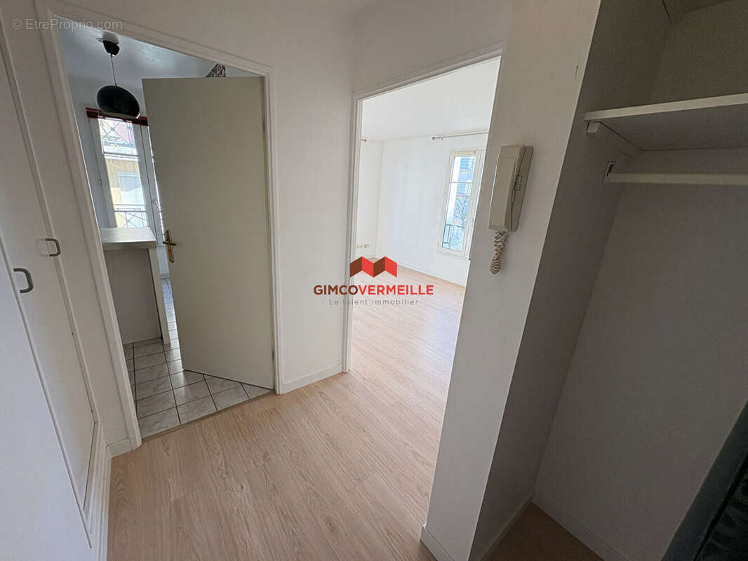 Appartement à VOISINS-LE-BRETONNEUX