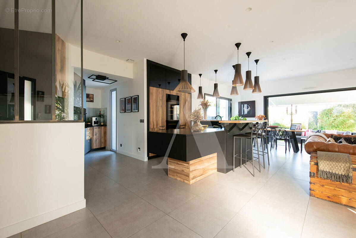 Maison à CARBON-BLANC