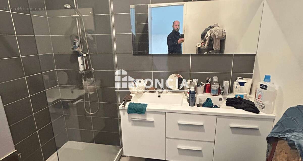 Appartement à MARSEILLE-8E