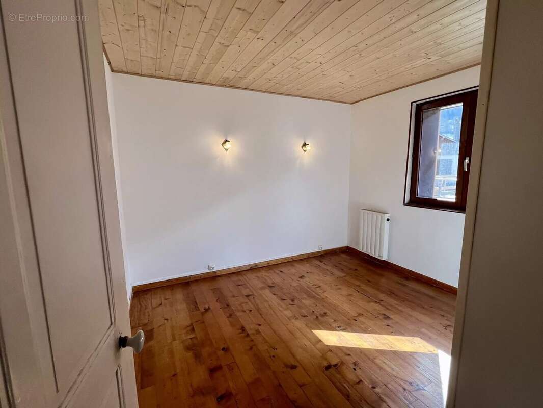 Maison à ECOLE