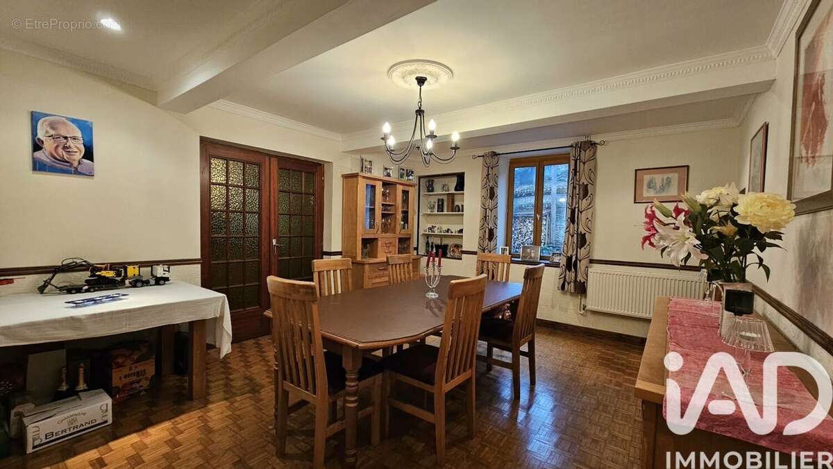 Maison 166 m² à Montalembert  - photo 6