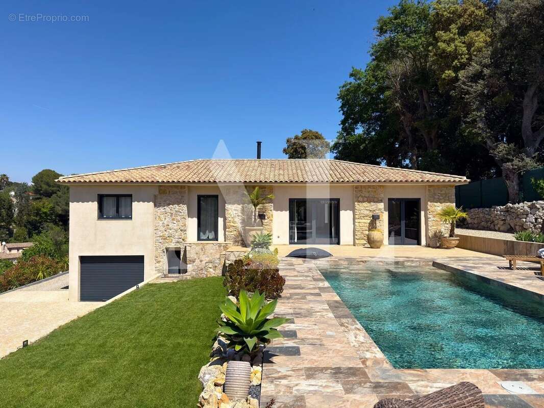 Maison à VALLAURIS