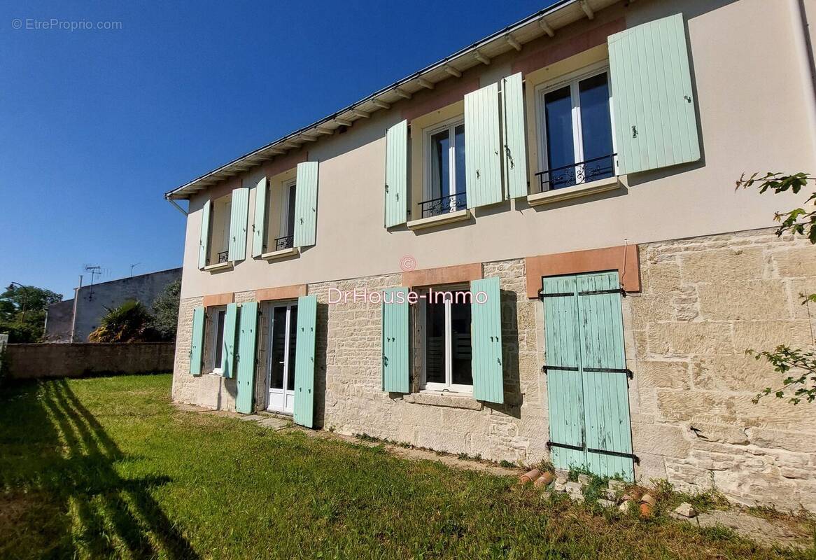 Maison à PRIN-DEYRANCON
