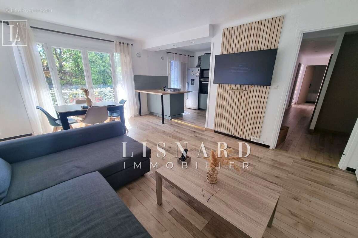 Appartement à VALLAURIS
