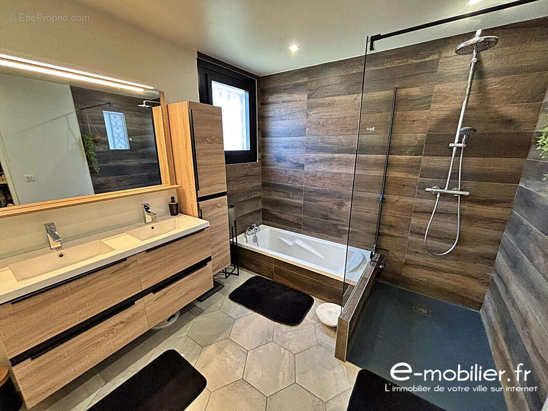 Maison à AIGUEBLANCHE