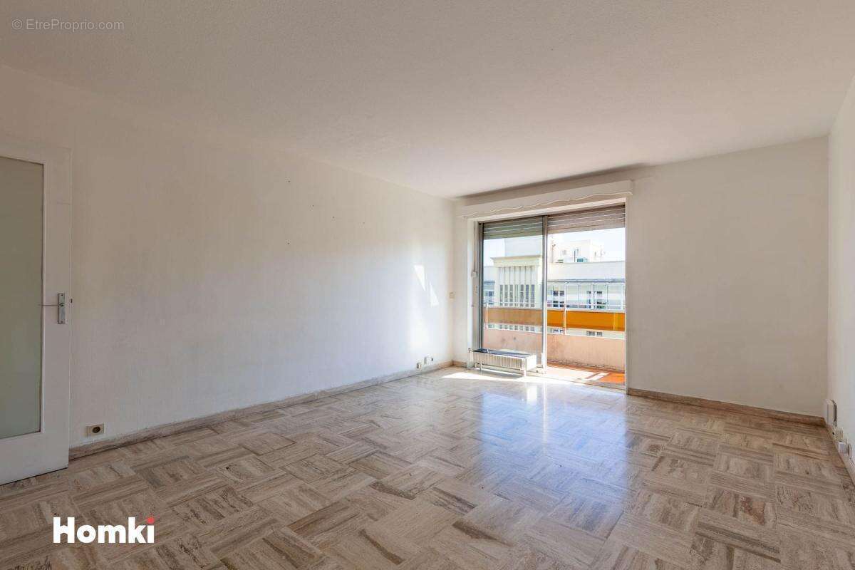 Appartement à MARSEILLE-5E