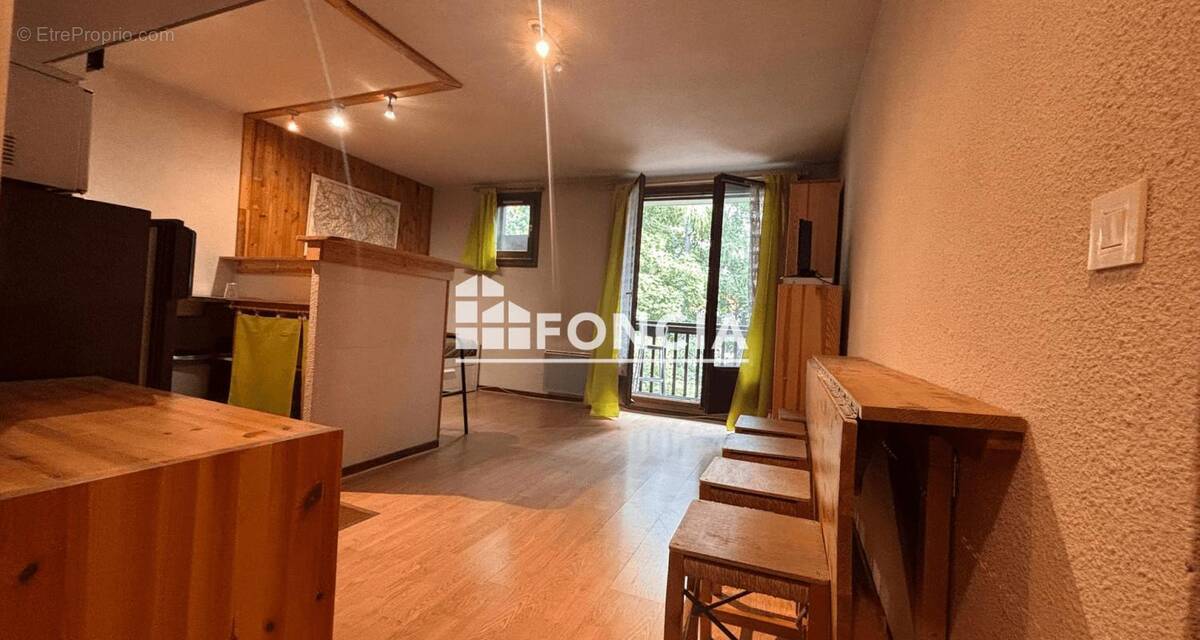 Appartement à LA SALLE-LES-ALPES