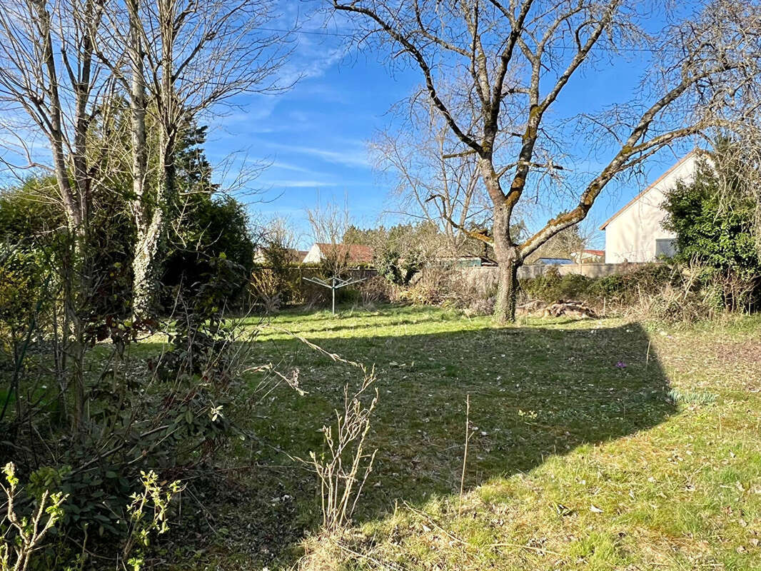 Maison à URY