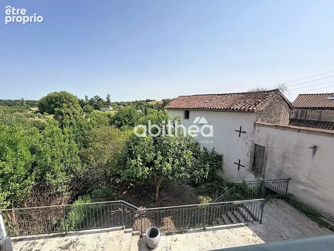 Ruffec Townhouse 178 m2 3 bedrooms - photo 4