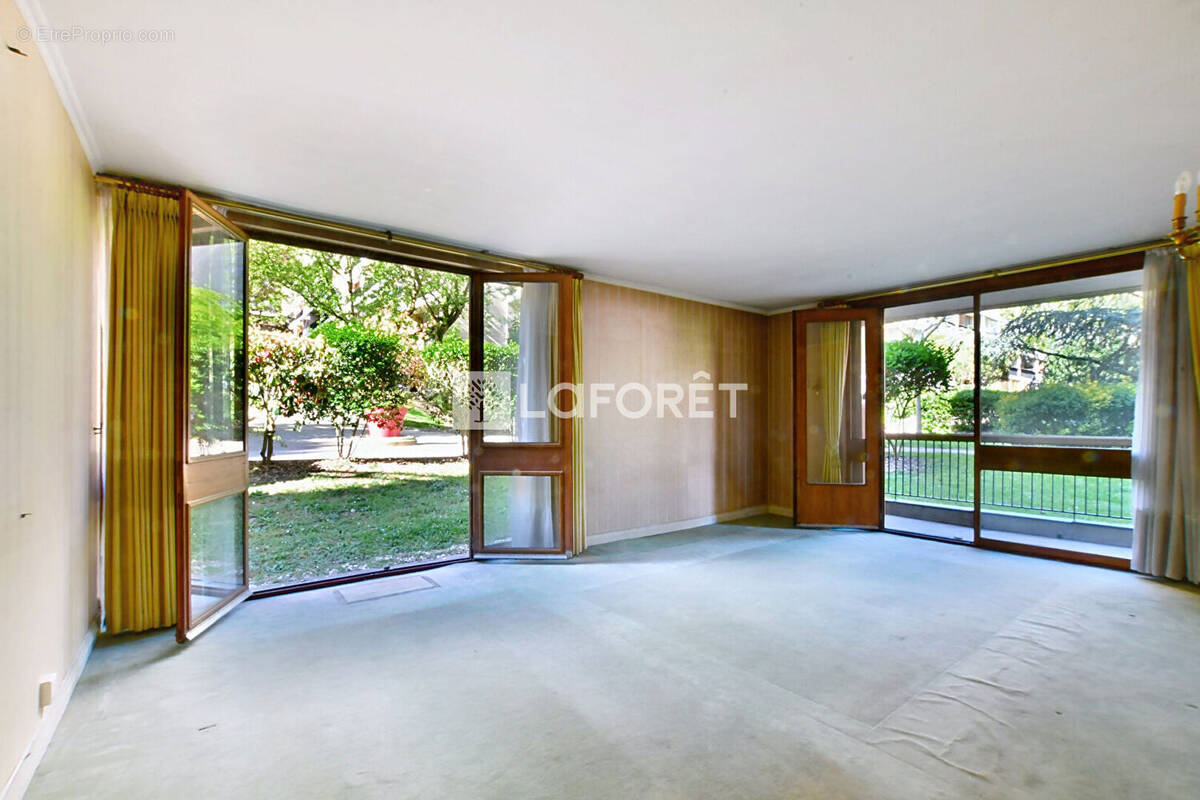 Appartement à LA CELLE-SAINT-CLOUD