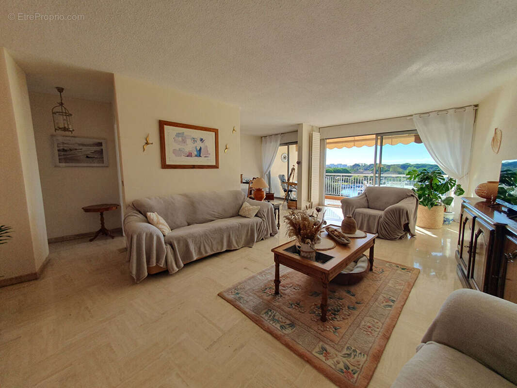 Appartement à MANDELIEU-LA-NAPOULE