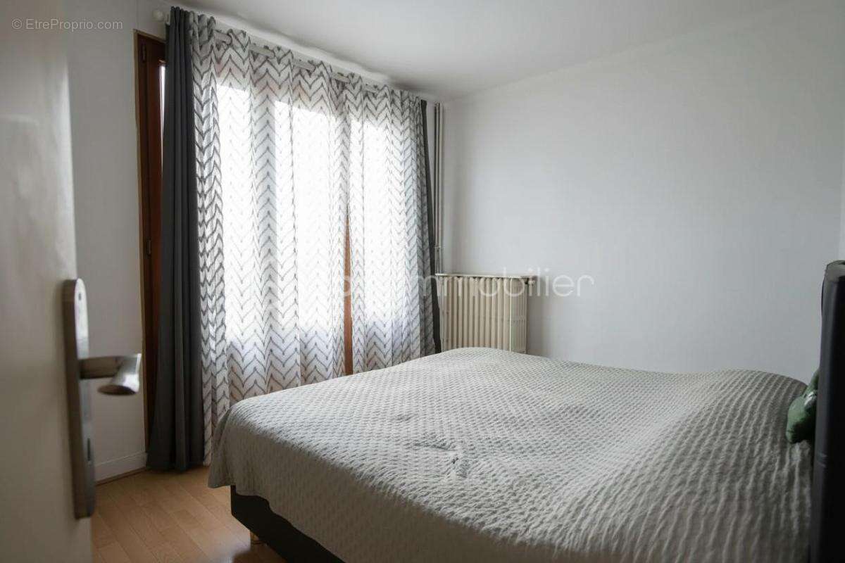 Appartement à COLOMBES