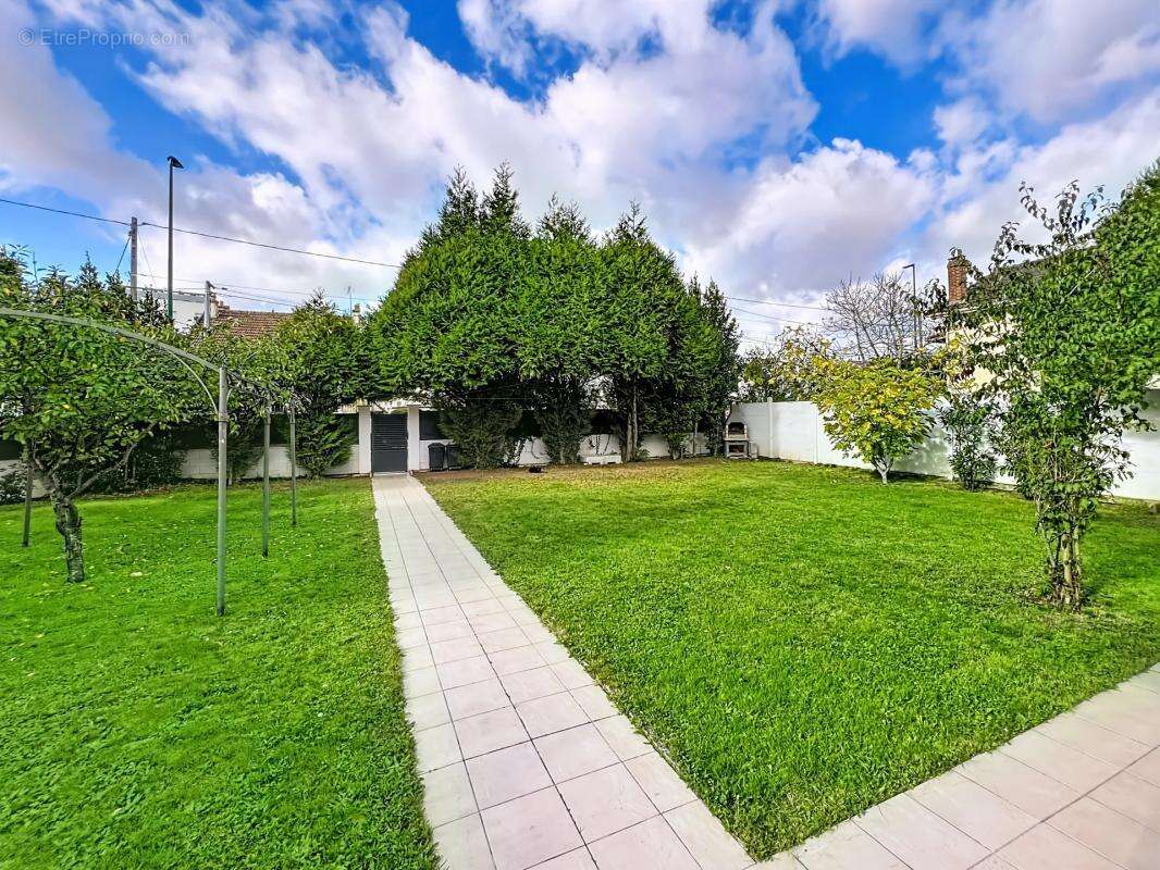 Maison à VAIRES-SUR-MARNE