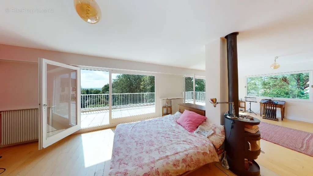 Maison à FEUCHEROLLES