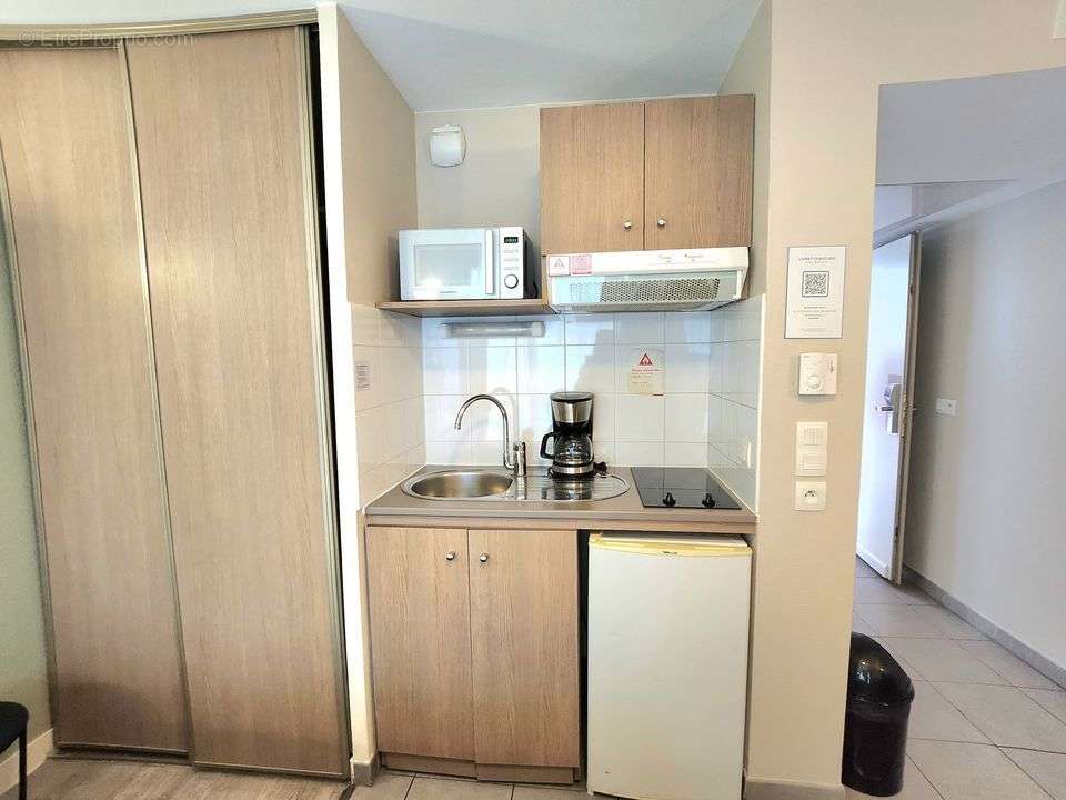 T1 20,05m2  MEUBLE LMNP / 13002 - Appartement à MARSEILLE-2E
