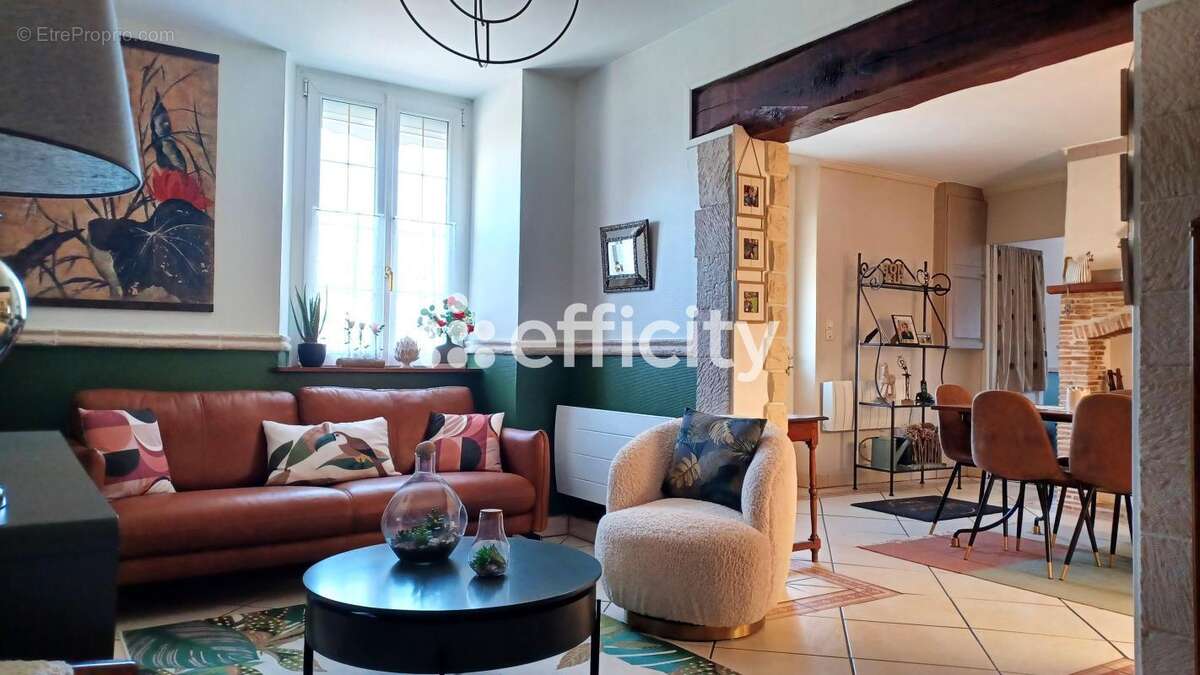 Maison à ONS-EN-BRAY