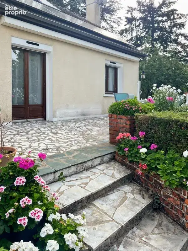 Maison familiale avec piscine, espace indépendant et grand jardin verdoyant - photo 3