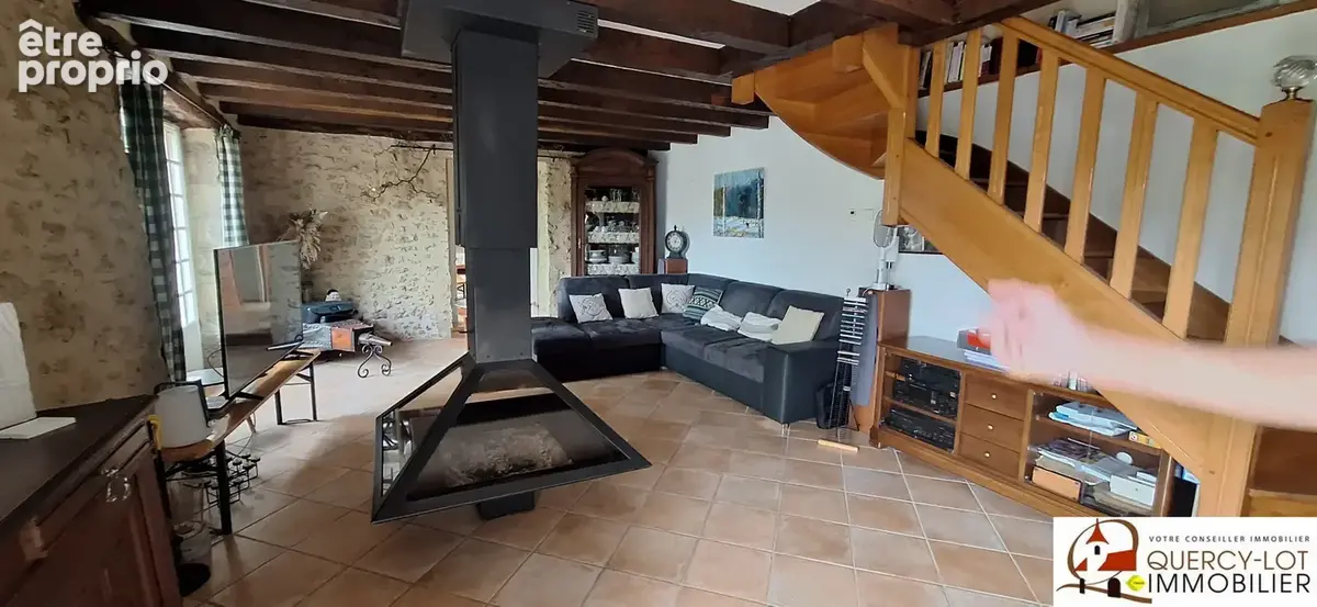 Maison de caractère de type 4-5 avec terrain - photo 3